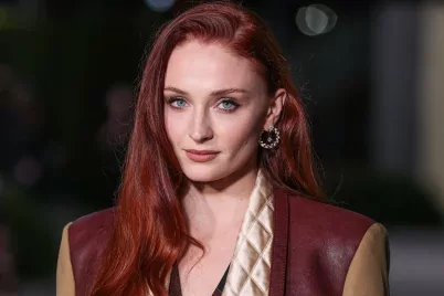 Sophie Turner 30 - KÉPGALÉRIA