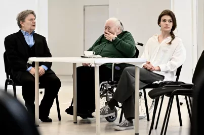 Van köze a magyaroknak a Csengetett, Mylord?-hoz! - interjú a színdarab szerzőivel