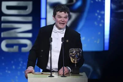 Lezajlott a 79. BAFTA-djátadó: a Marty Supreme csúnyán megbukott, a legjobb férfi főszereplő kategória nyertese mindenkit meglepett 