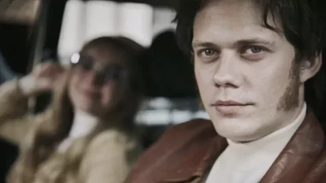 Íme Bill Skarsgård alig ismert netflixes mini-krimisorozata, ami több mint tökéletes 