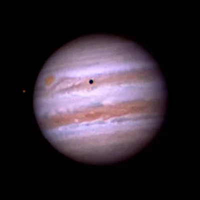 A Jupiter és a Szivar-galaxis estéje 