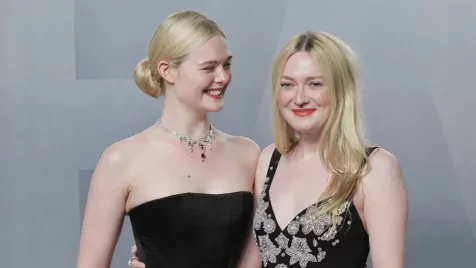 Budapesten forog Dakota és Elle Fanning új filmje, a tesók egy étterembe is beugrottak – FOTÓ!