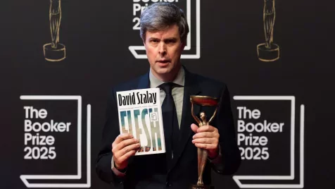 Szembetűnő hasonlóságokat szúrtak ki az olvasók David Szalay Booker-díjas regénye és egy Kubrick-film között