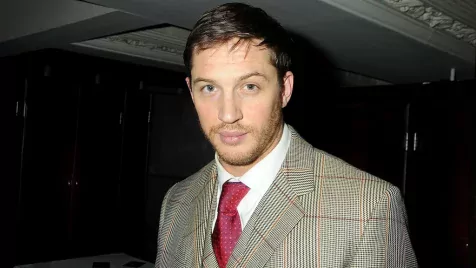 Azta! Meglepő felvétel került elő a fiatal Tom Hardyról 