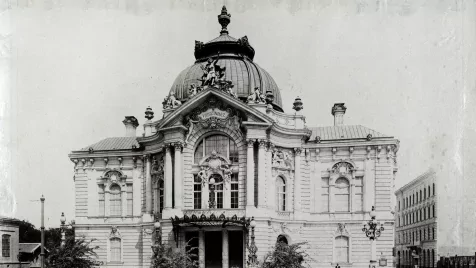 130 éves a Vígszínház, amely veszélyes környéken épült + KÉPGALÉRIA