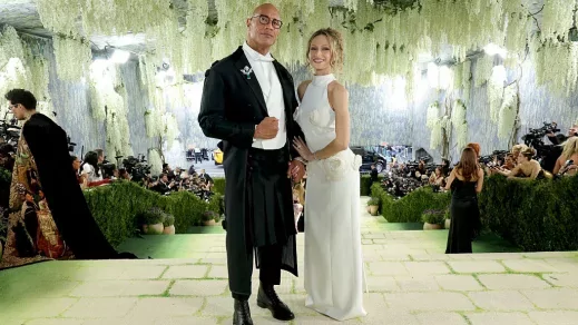 Dwayne Johnson elmondta, hogy miért volt rajta szoknya a Met-gálán