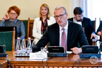 Tarr Zoltán miniszter a filmes döntéshozó szervek átalakítását ígérte