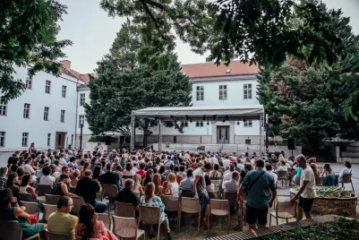 Júniusban nyit a Zsámbéki Nyári Színház