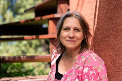 „A krimihez nem olvasóként, hanem íróként tértem vissza” – Interjú Mészöly Ágnessel 