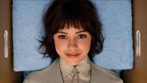 Jenna Ortega szupercuki robotlány Taika Waititi új filmjében - ELŐZETES