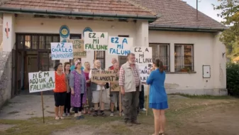 Órákon át A mi kis falunk pörög majd a tévében – mutatjuk, hol lehet maratont tartani 