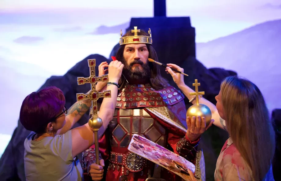 Szent István figurájával ünnepli az államalapítást a Madame Tussauds Budapest