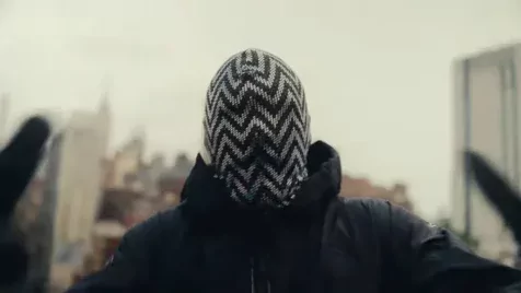 Tom Hardy rappelve szólt be Kathy Batesnek - VIDEÓKLIP!