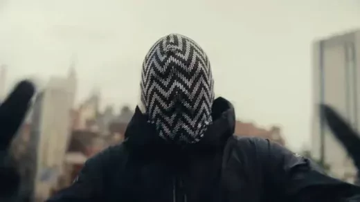 Tom Hardy rappelve szólt be Kathy Batesnek - VIDEÓKLIP!