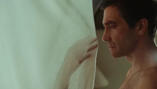 Romantikus vígjátékként indul a Hatodik érzék rendezőjének új filmje, aztán nagyot nézünk – ELŐZETES