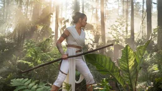 Új Star Wars-trilógia jön – az első filmnek már a rendezője is megvan, de nem örülnek a rajongók